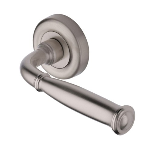 LINCOLN LEVER HANDLE ON ROUND ROSE